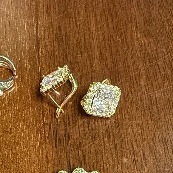 Bundle of Pretty Bird Yellow, White, Rose Gold-Plated Jewelry - Picture 4 of 7